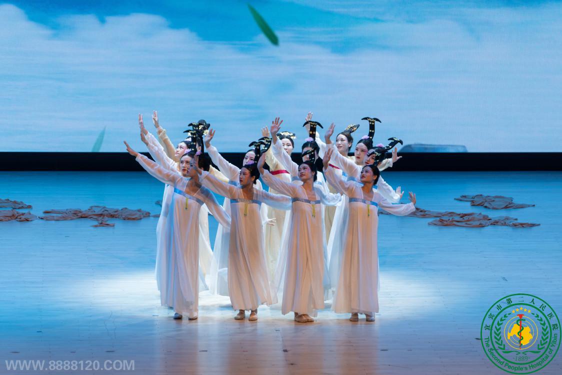 ʵ¶Ůչɡ˱жҽԺף100ջ