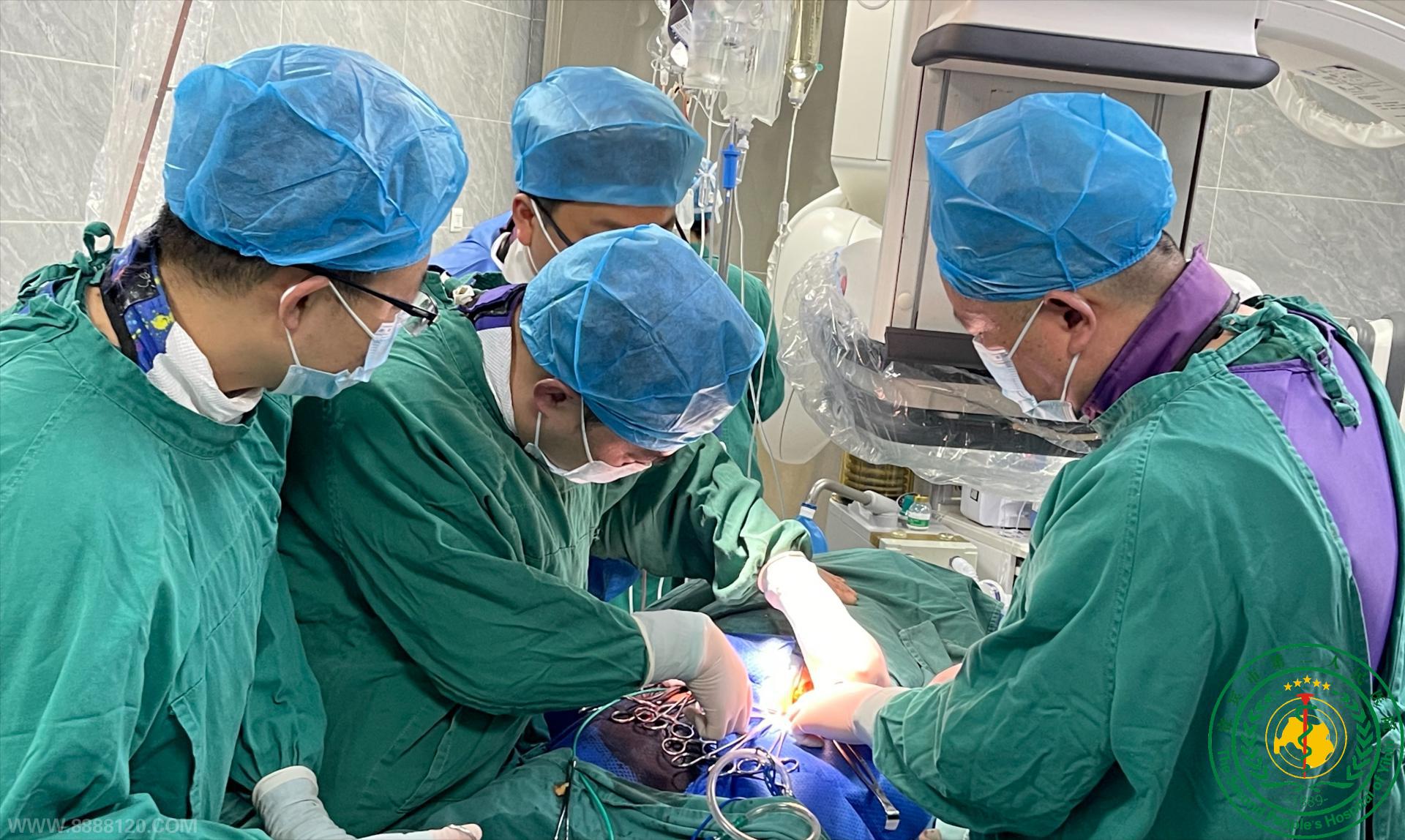 ȣͬС˱ҽԺѪơ𵯡ɹ